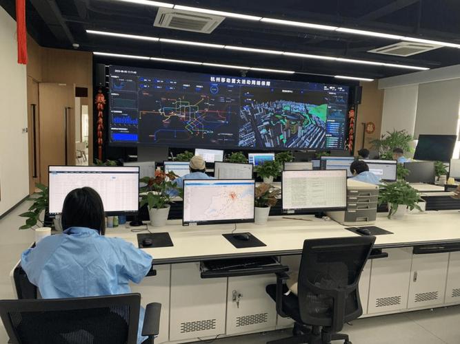 加强排查内外隐患维护,提高网络安全系数,同时并安排专职人员现场保障